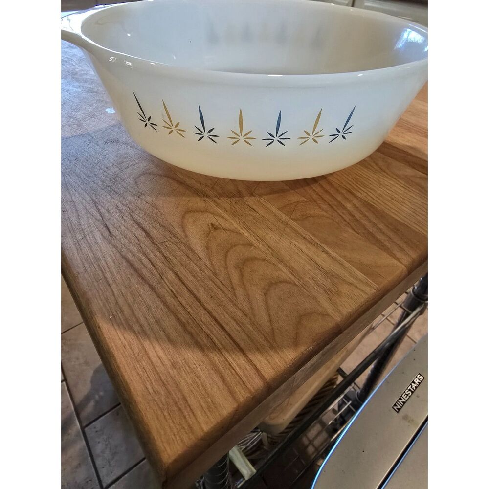 VTG Anchor Hocking Fire King 1 1/2 QT Casserole Dish 437 Ovenware Candle Pattern